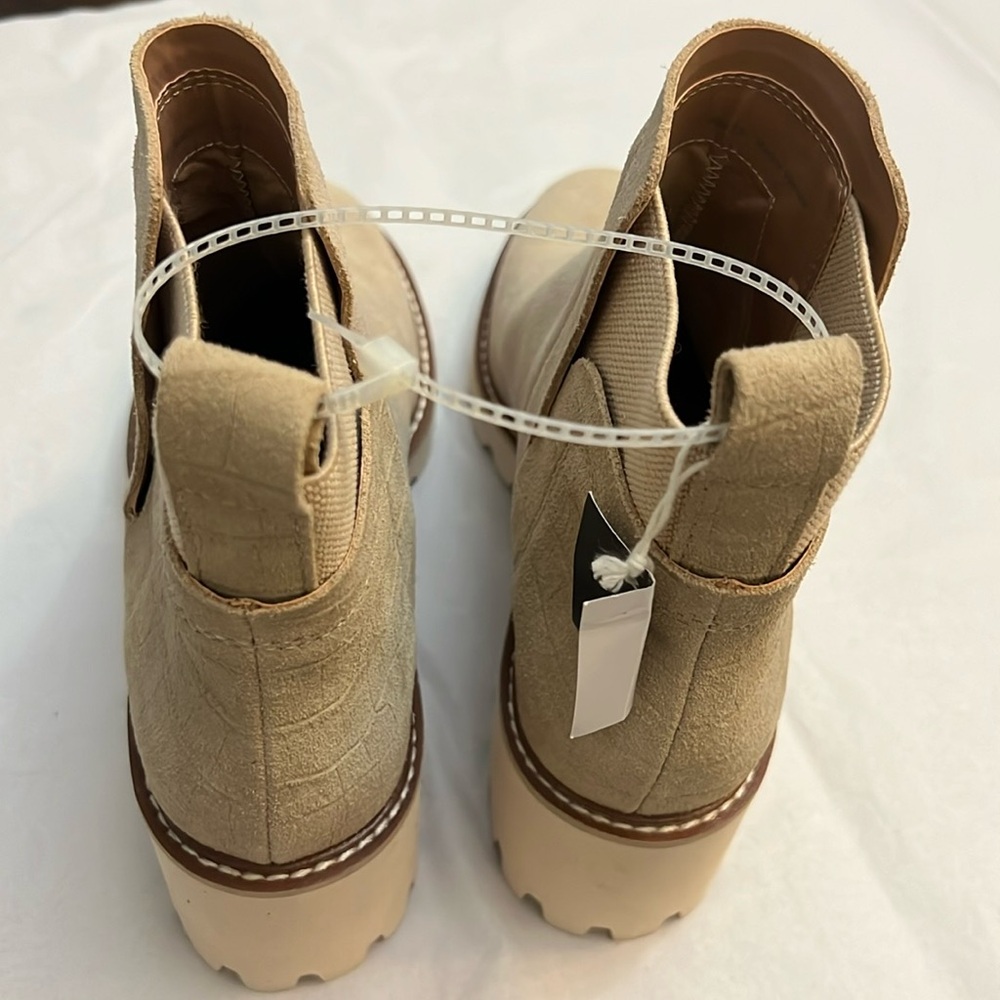 DOLCE VITA Huey H2O Booties In Dune Suede - Picture 12 of 14